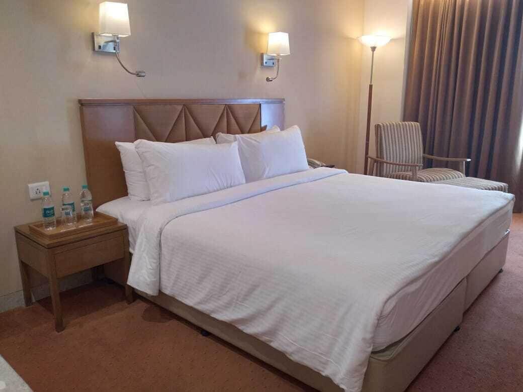 ฟอร์จูนพาร์คเลคซิตี้ Hotel ธาเน ภายนอก รูปภาพ