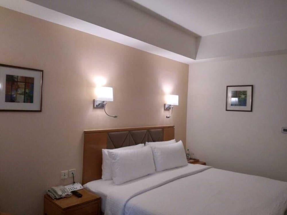 ฟอร์จูนพาร์คเลคซิตี้ Hotel ธาเน ภายนอก รูปภาพ