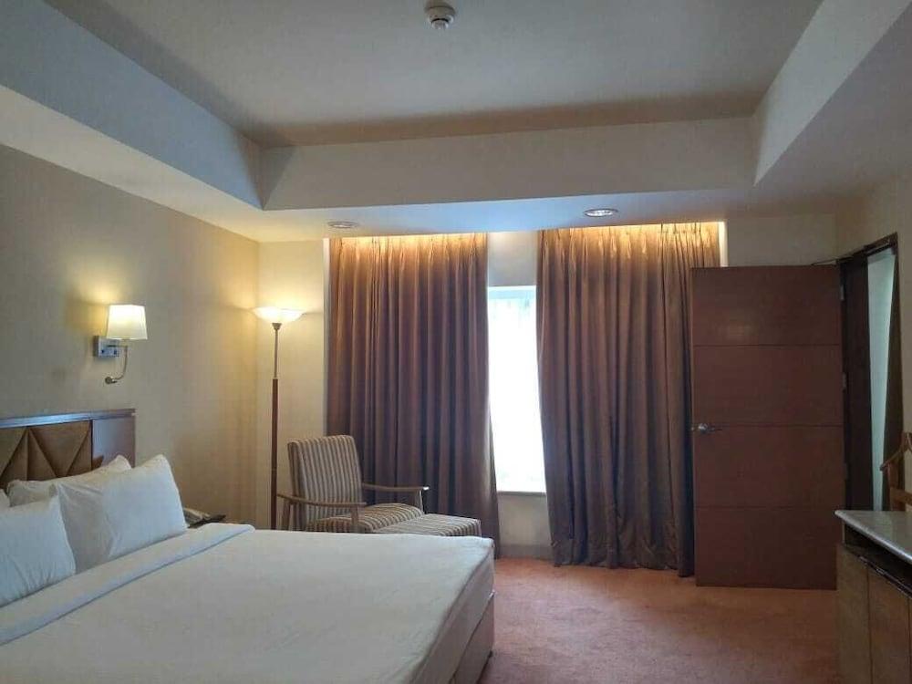 ฟอร์จูนพาร์คเลคซิตี้ Hotel ธาเน ภายนอก รูปภาพ