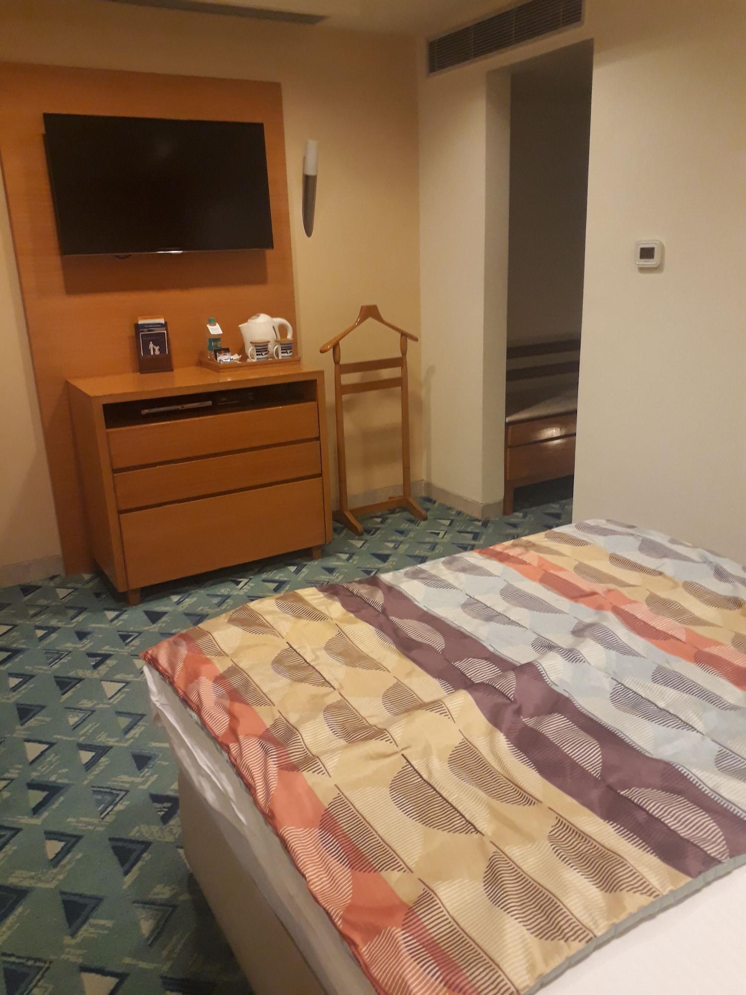 ฟอร์จูนพาร์คเลคซิตี้ Hotel ธาเน ภายนอก รูปภาพ