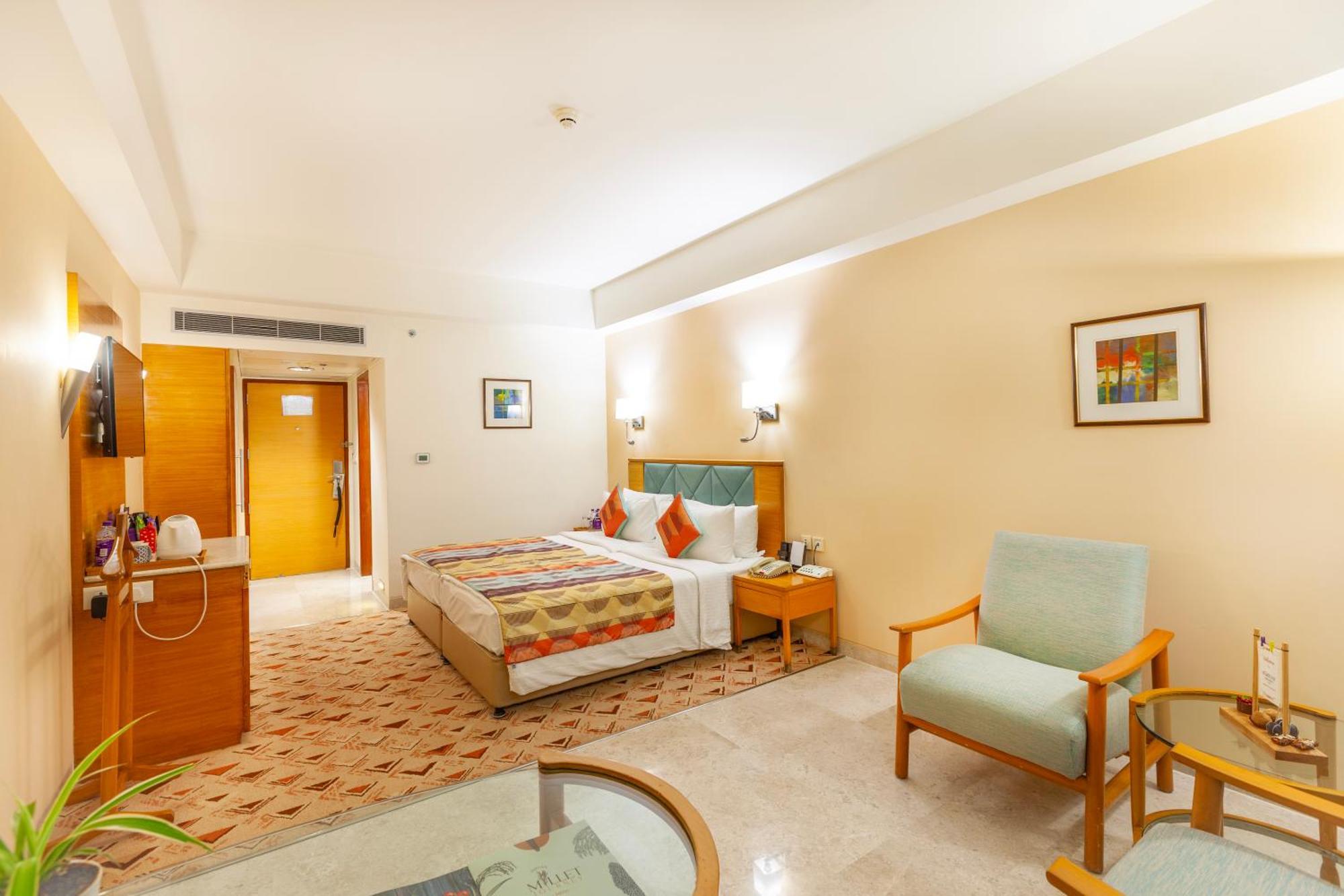 ฟอร์จูนพาร์คเลคซิตี้ Hotel ธาเน ภายนอก รูปภาพ