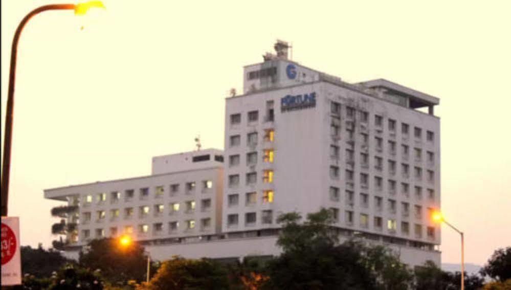 ฟอร์จูนพาร์คเลคซิตี้ Hotel ธาเน ภายนอก รูปภาพ